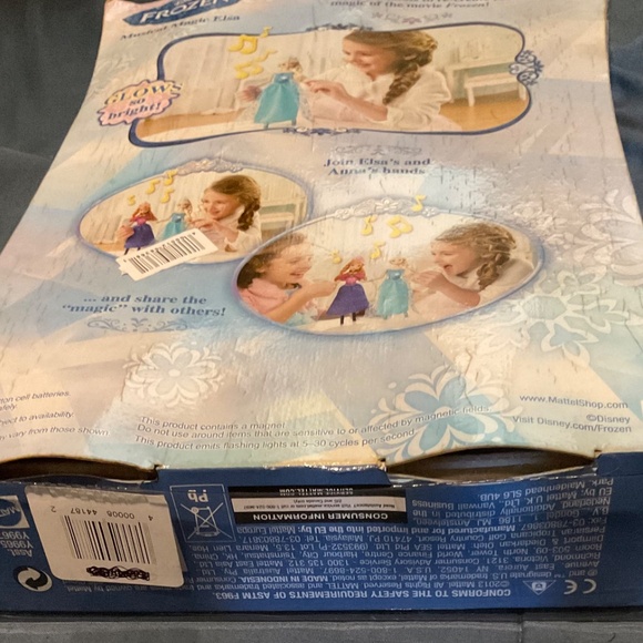 DISNEYs FROZEN QUEEN ELSA SINGING DOLL DAMAGED CARDBOARD .sale - Picture 6 of 10